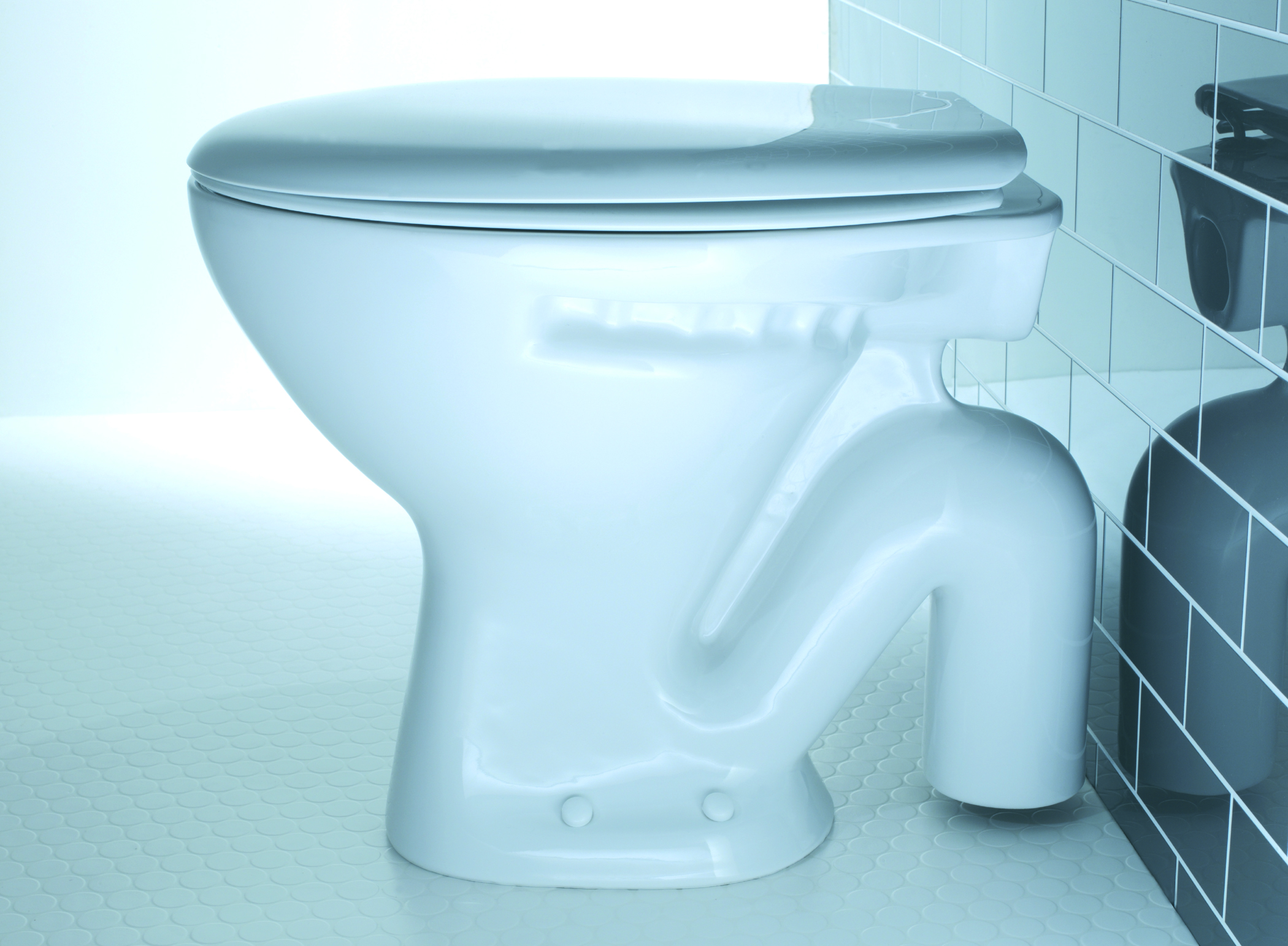 lesico Atlas Low Level Toilet WC Pan Lever cistern soft close seat  P Trap 